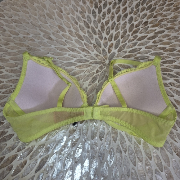 Lace Push-Up Bra in Neon Yellow From LaSenza 32C - Picture 3 of 7